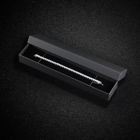 18k gold diamond tennis bracelet - Picture 8 of 11